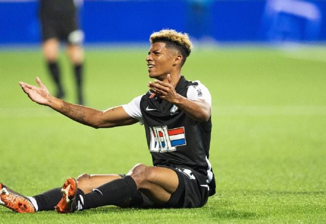 让能控球 让能控球