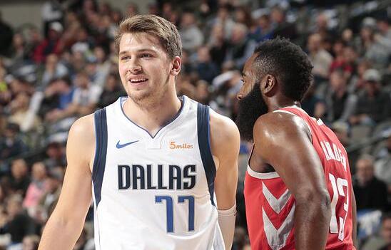 先向东转西 先向东转西